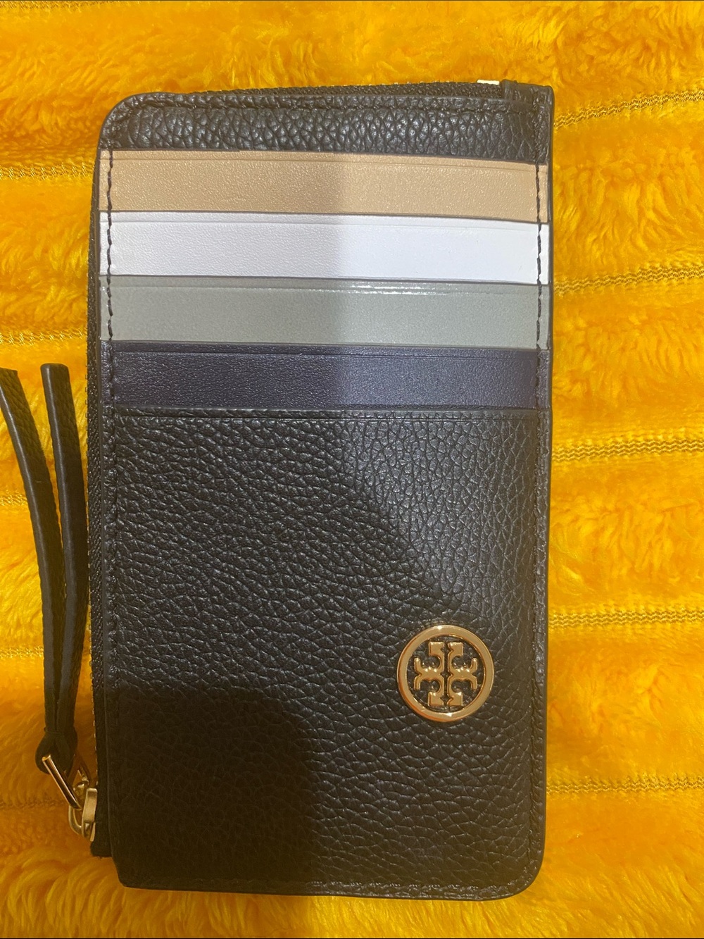 Tory Burch
Mini Ella Bio Tote & Robinson Pebble Leather case card wallet 🪪 - Picture 7 of 7